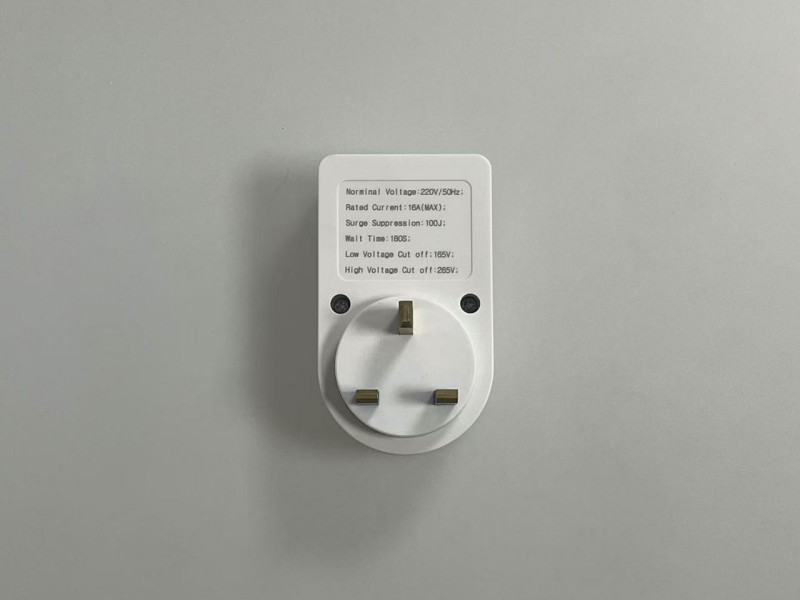 2155 Universal British StylePelindung tegangan Inggris