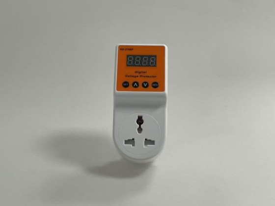 Pelindung tegangan universal Inggris 2166P