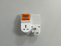 Pelindung tegangan universal Inggris 2166P