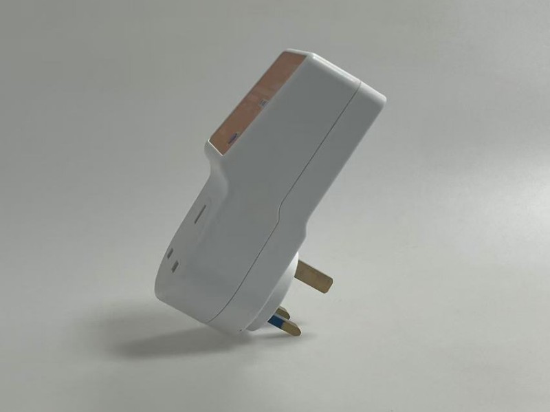 2166Pelindung tegangan Inggris