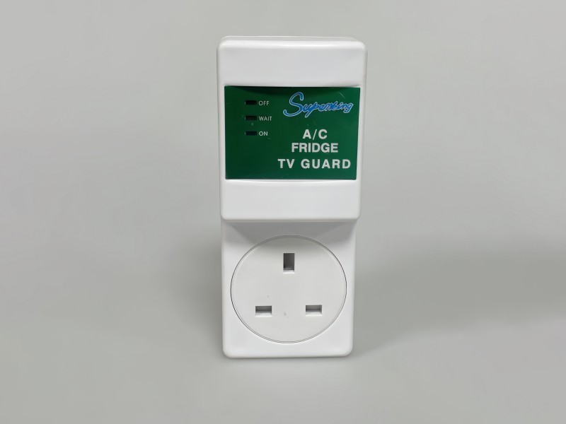 Pelindung TV kulkas AC Pelindung tegangan Inggris