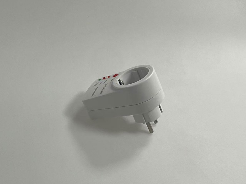 2155 Pelindung tegangan Eropa Universal