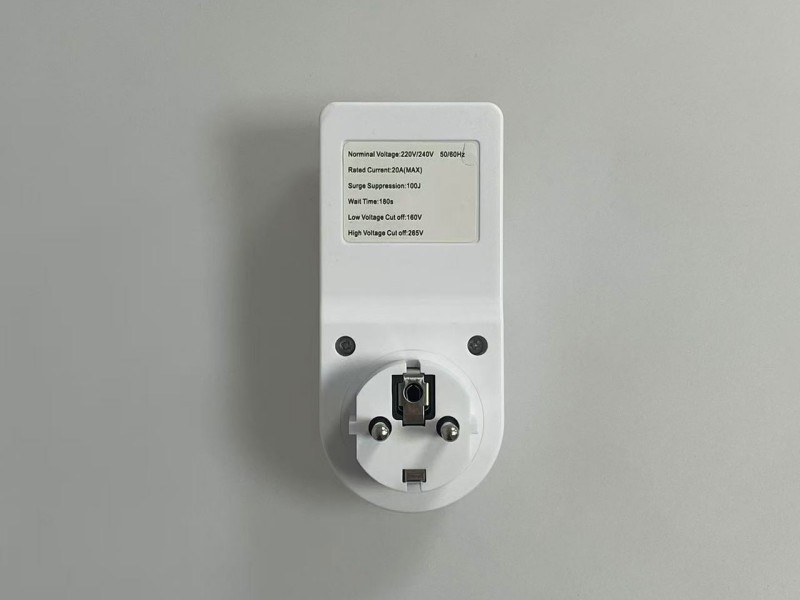 2166 Pelindung tegangan Eropa Universal