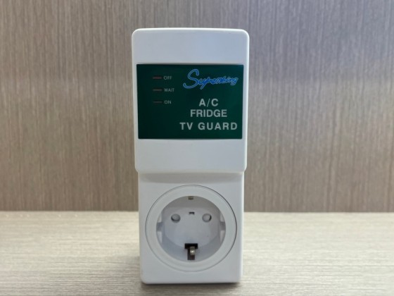 Pelindung TV kulkas ACPelindung tegangan Eropa