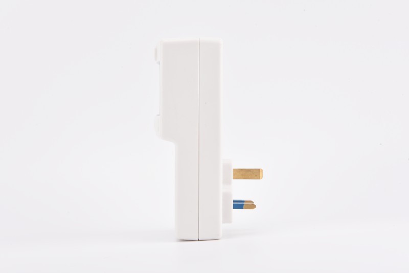 Pelindung kulkas serbagunaFRIDGE GUARD Berbagai macam colokan