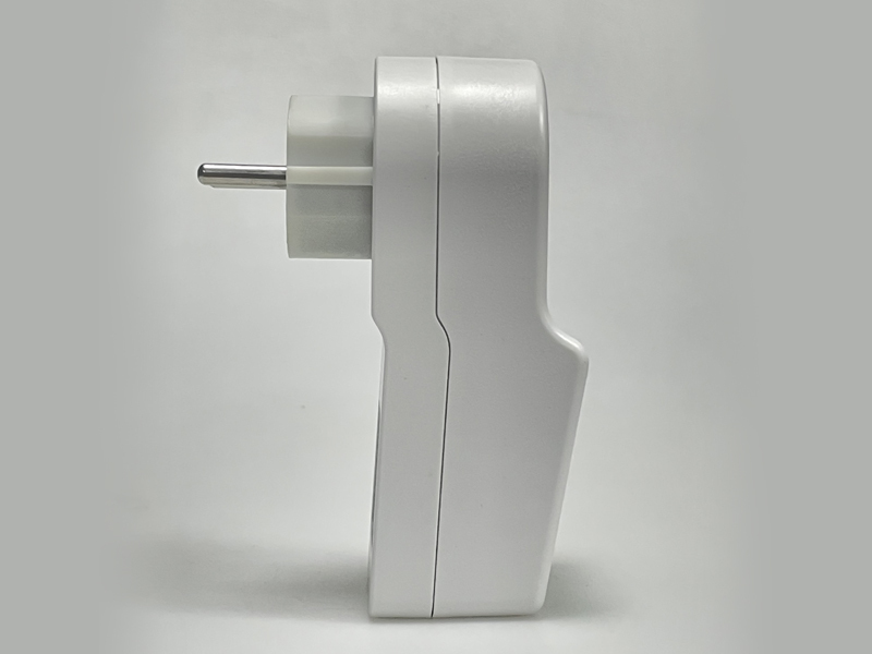 2166D pelindung tegangan universal gaya Eropa yang dapat disesuaikan secara digital