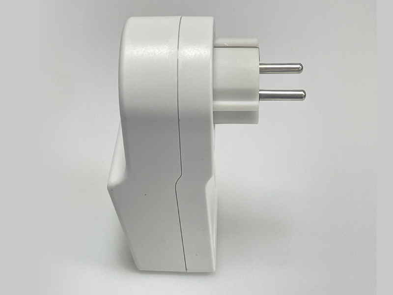 2166D pelindung tegangan universal gaya Eropa yang dapat disesuaikan secara digital