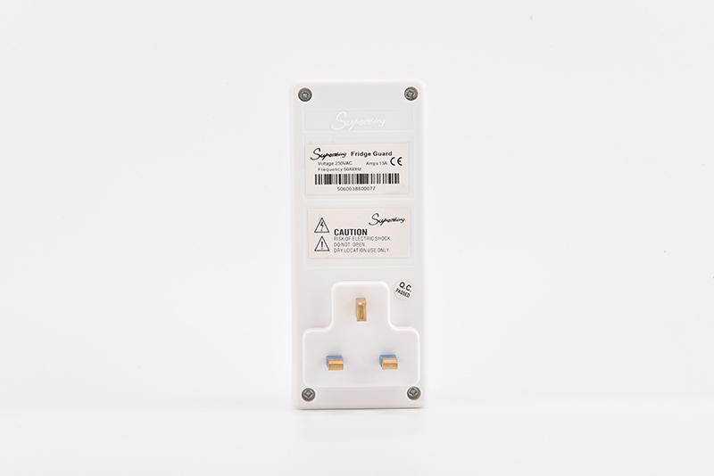 Pelindung kulkas universal gaya InggrisPelindung tegangan universal