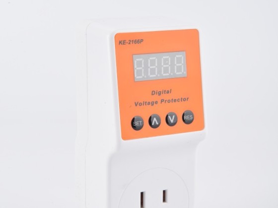 Prise américaine 2166P avec affichage et protection contre les surtensions réglables