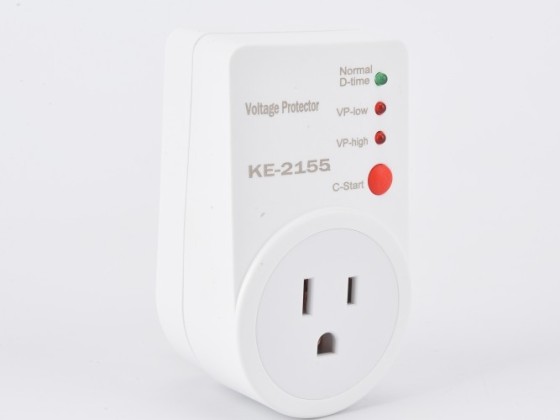 Protection contre les surtensions avec affichage LED et prise américaine 2155