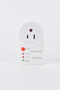 Protection contre les surtensions avec affichage LED et prise américaine 2155