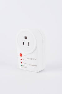 Protection contre les surtensions avec affichage LED et prise américaine 2155