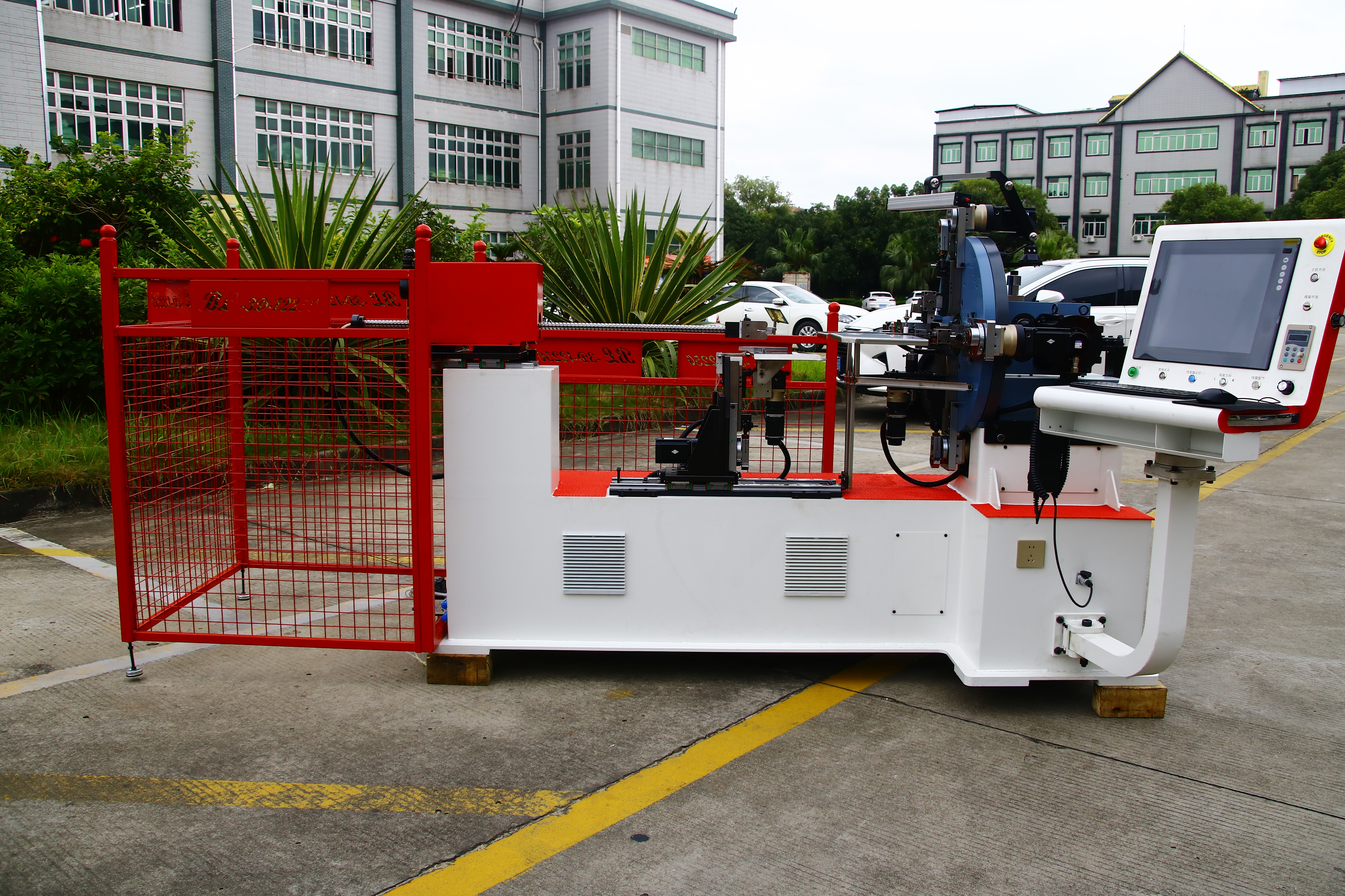 Machine de pliage de fil en mousse pour siège de voiture à commande numérique par ordinateur