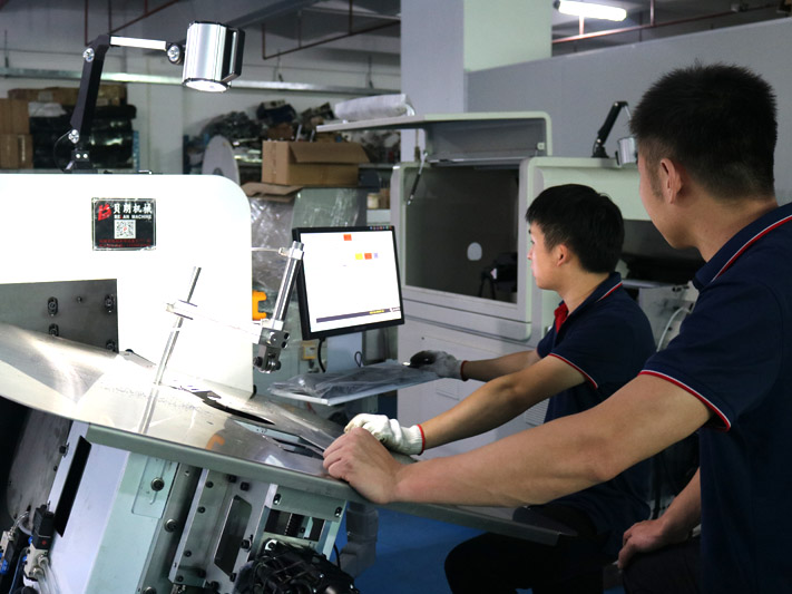 鉄線成形機が稼働しているとき、どの程度の誤差が正常ですか?