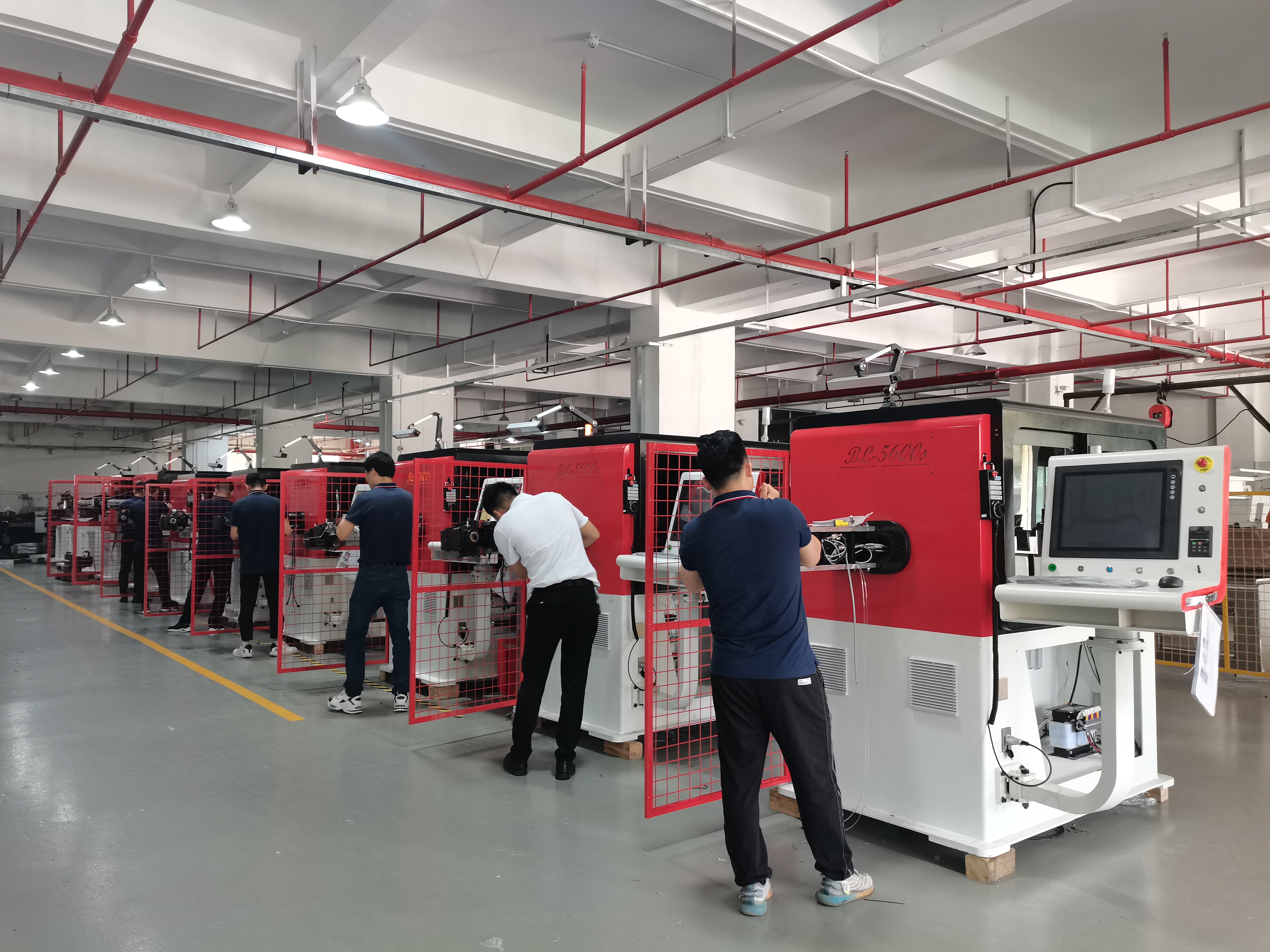 Środowisko warsztatowe maszyny do gięcia drutu