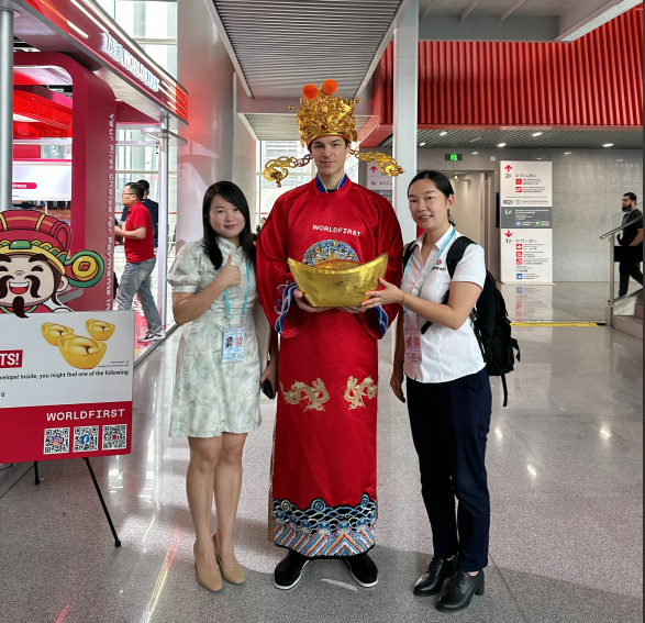 第136回広州交易会に参加：ワイヤー成形機対外貿易販売員の開拓の旅