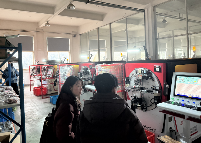 ベラン ワイヤー曲げ機: 年初にフォローアップ、究極のサービスで新たな旅を始める ベラン ワイヤー曲げ機: 年初にフォローアップ、究極のサービスで新たな旅を始める