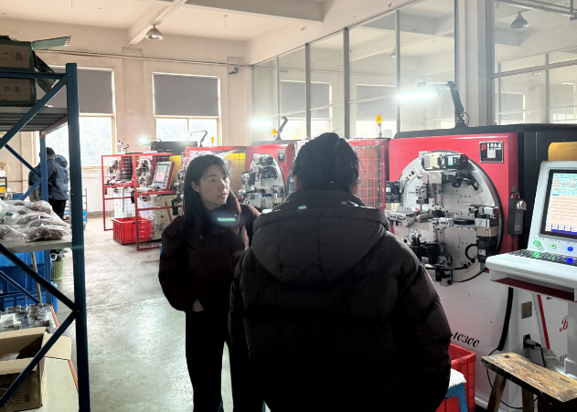 CNC wire bending machine