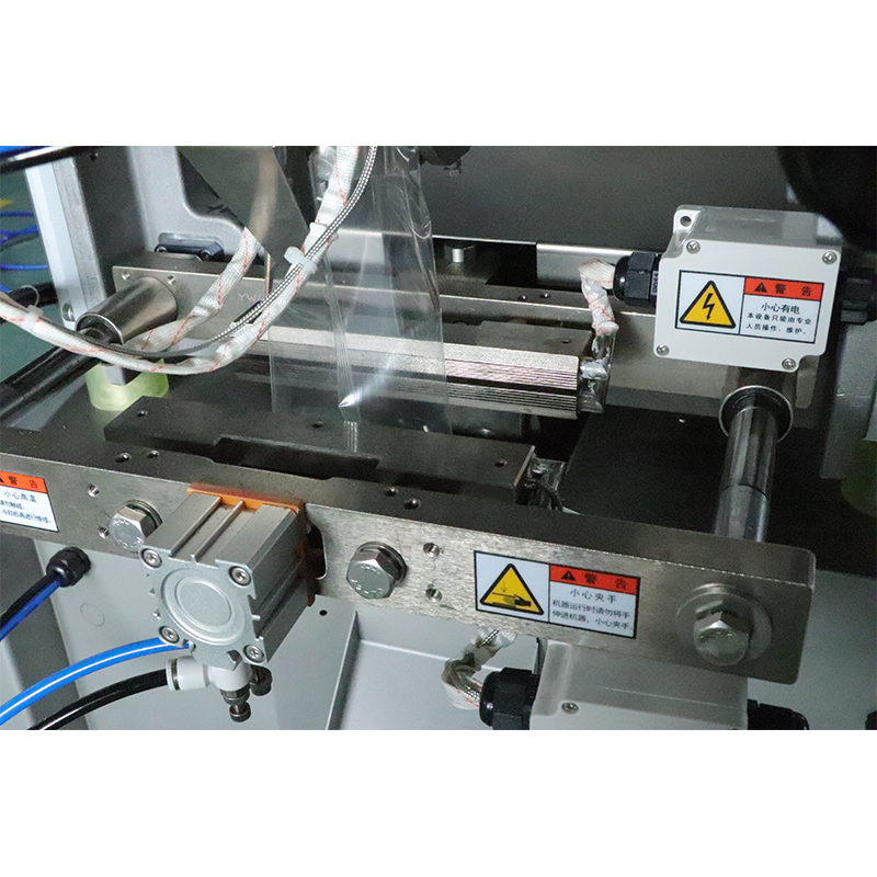 Máy đóng gói đứng có bộ nạp cốc đong
