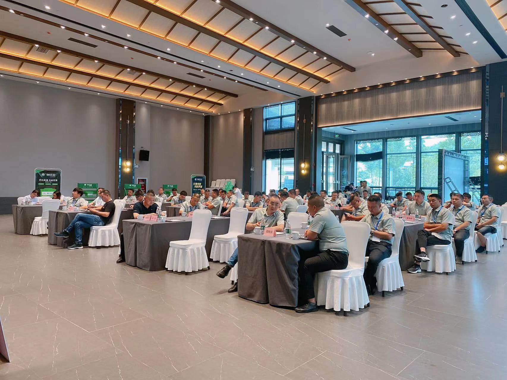 Zhongshan Oursun New Energy Co., Ltd s'engage à favoriser la croissance et le développement de carrière de ses employés