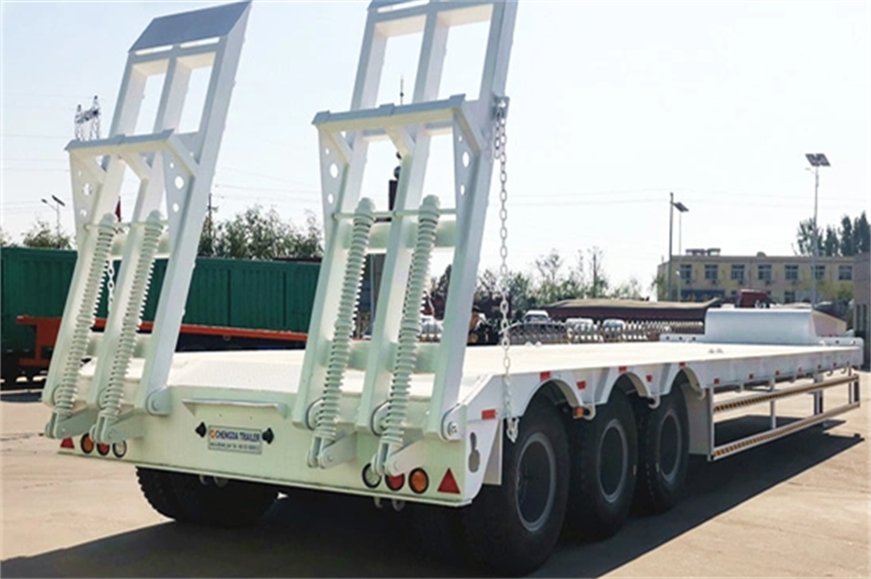 Hydraulic low bed trailer