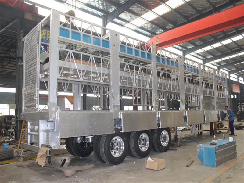 60T livestock trailer