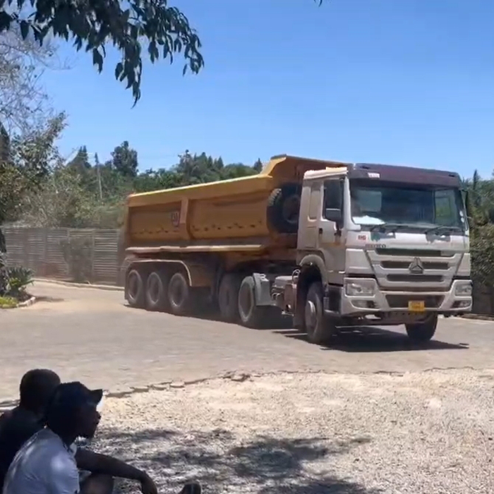 Our company has successfully sold more than 30 high-performance semi-trailers to support infrastructure construction in Africa.