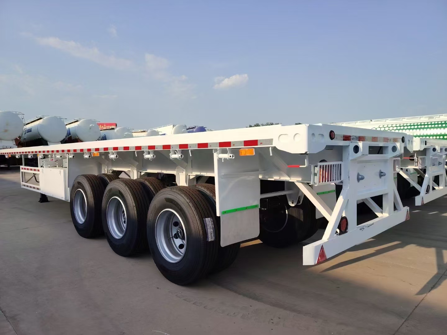 Low Bed Semi Trailer