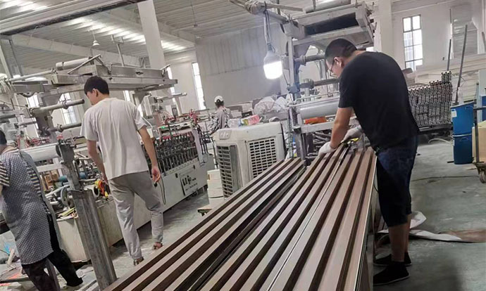 nasze nowe maszyny do paneli ściennych wpc