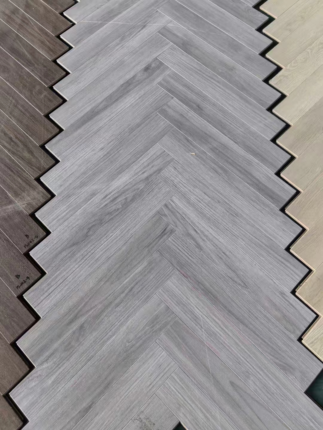 Innowacyjna produktywność: nowy sprzęt i maszyny do dłutowania trafiają do fabryk