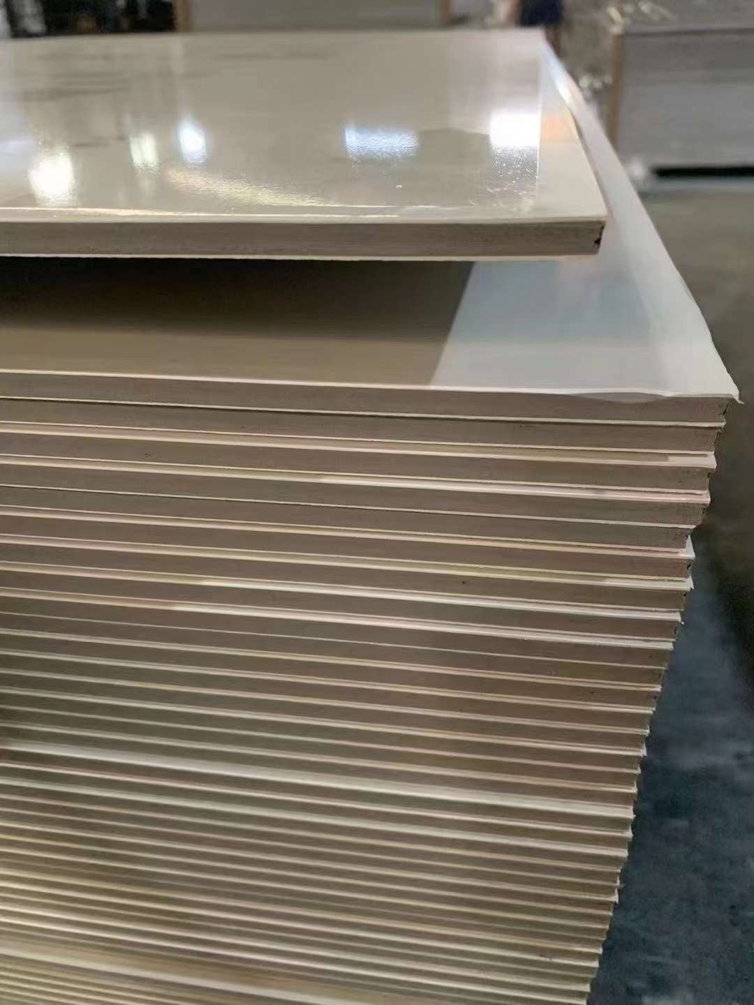 Фактичний поперечний переріз стінової панелі з дерев’яного шпону