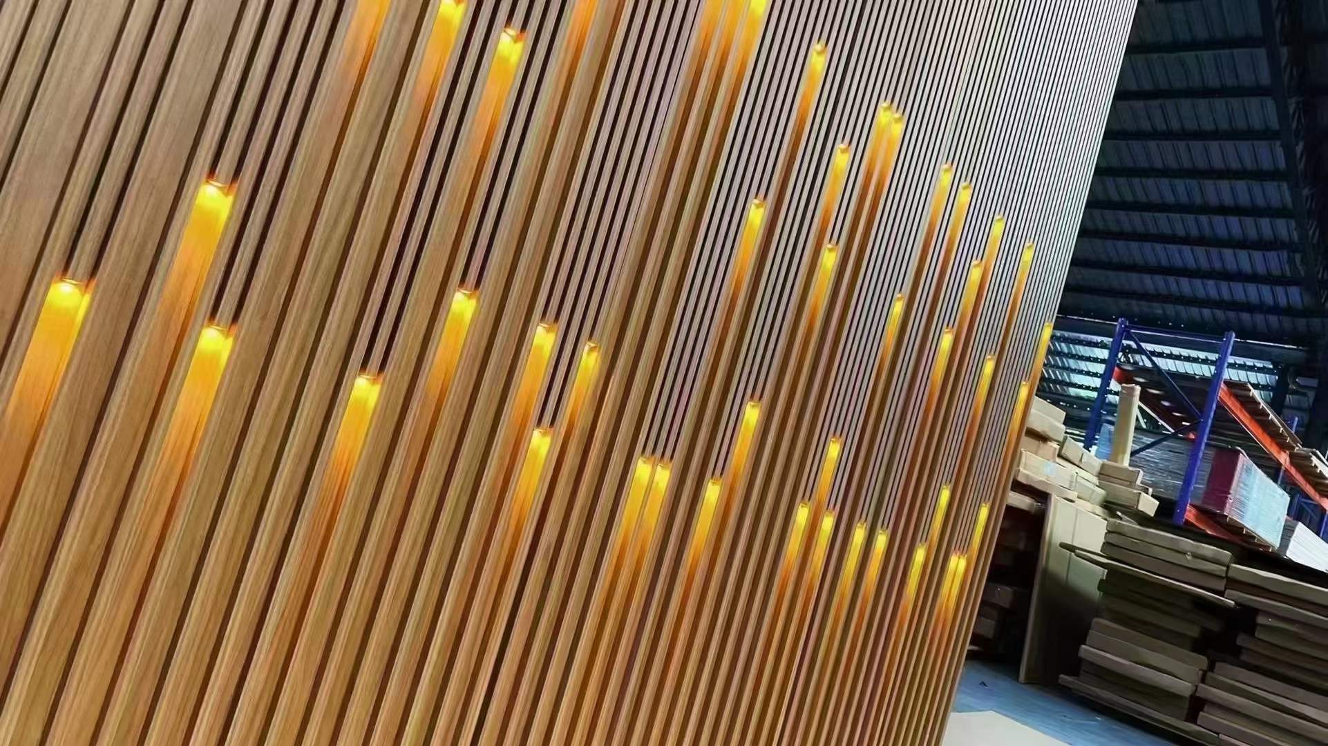 Настінна панель WPC: інноваційний дизайн із вбудованими світлодіодними лампами