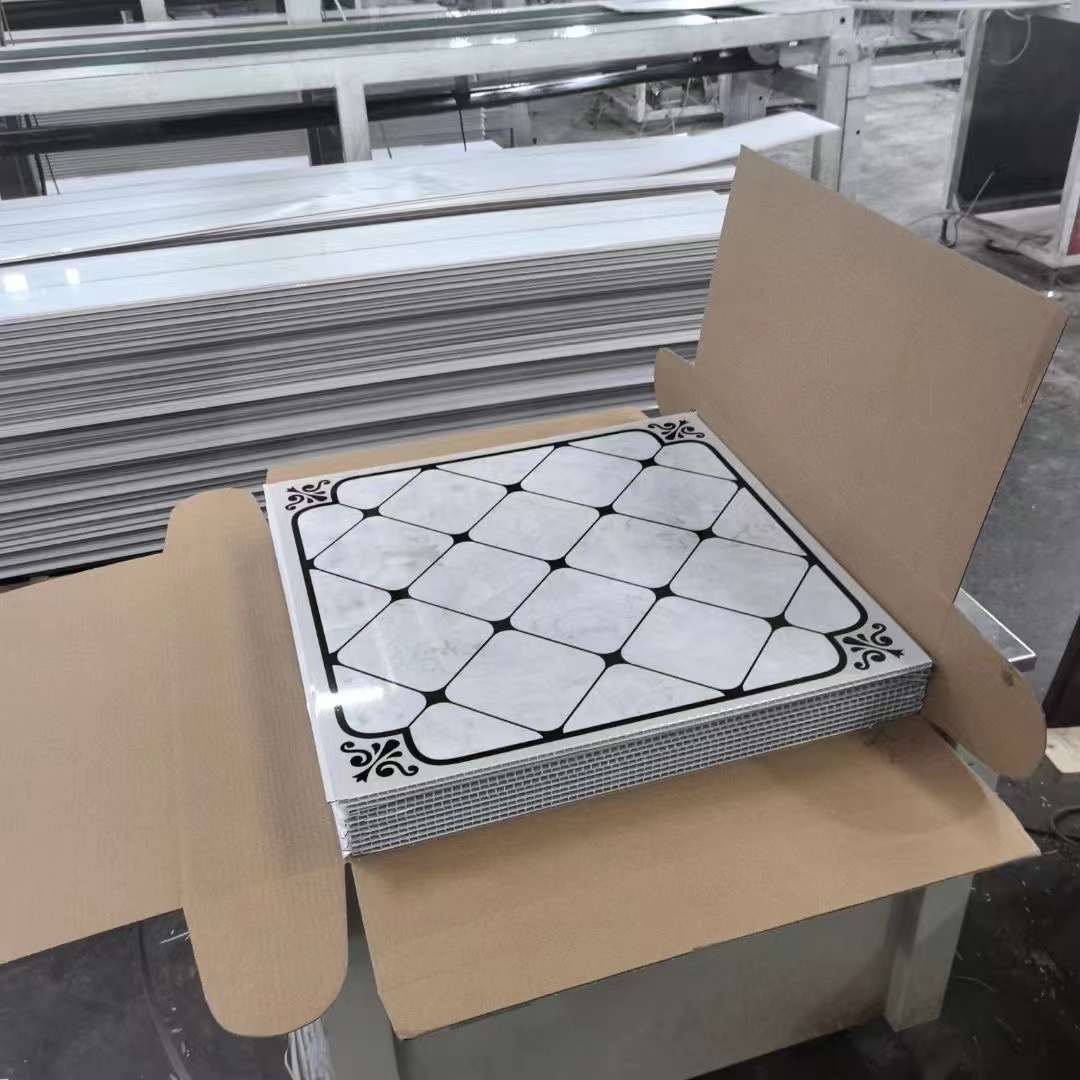 Soffitto in PVC da 595/603 mm