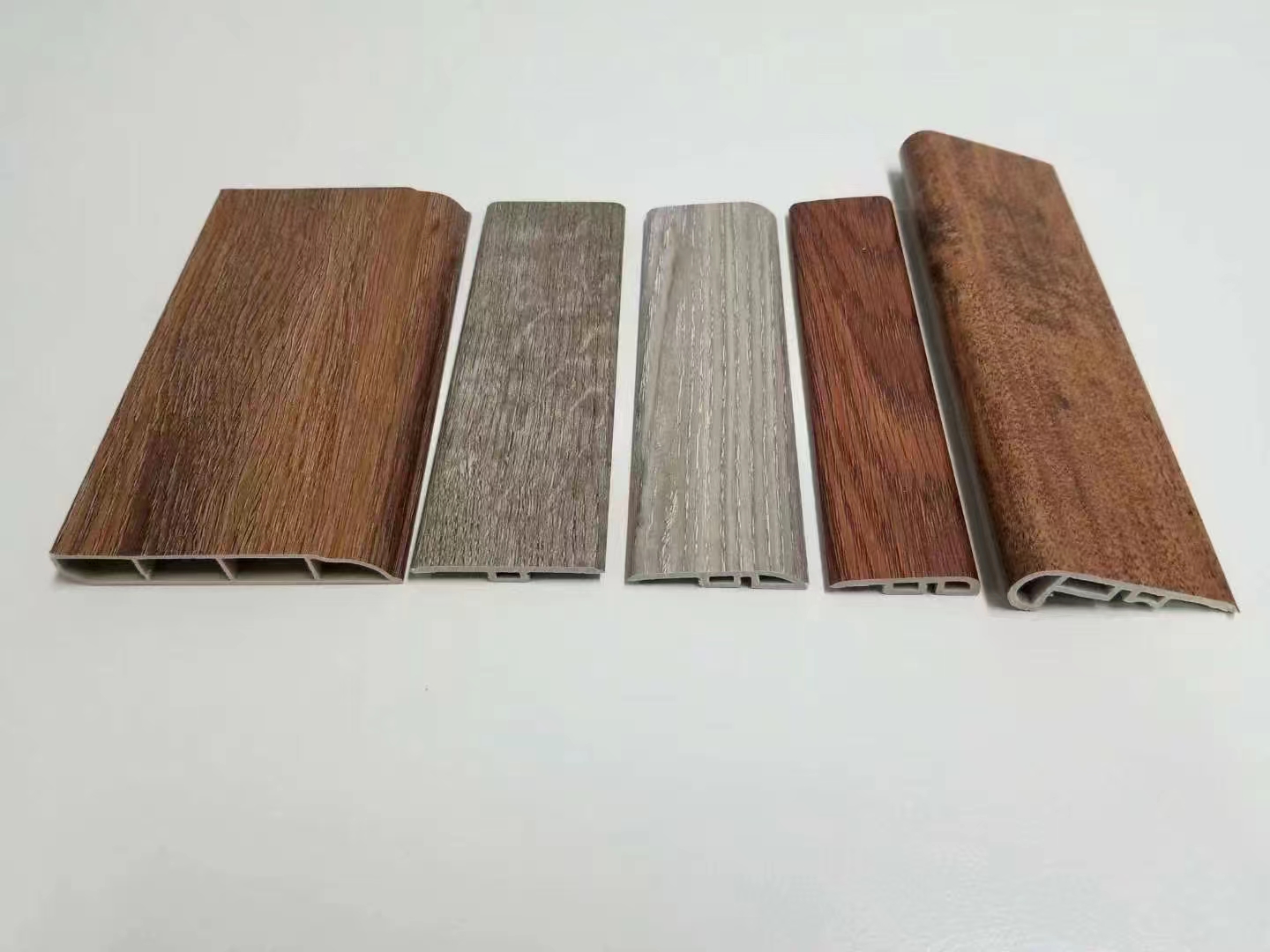 Apa saja warna populer yang direkomendasikan untuk papan skirting SPC?