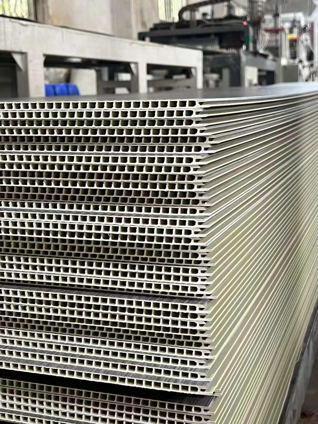 Stone plastic wall panel with a width of 40cm and a thickness of 8mm Support length customization