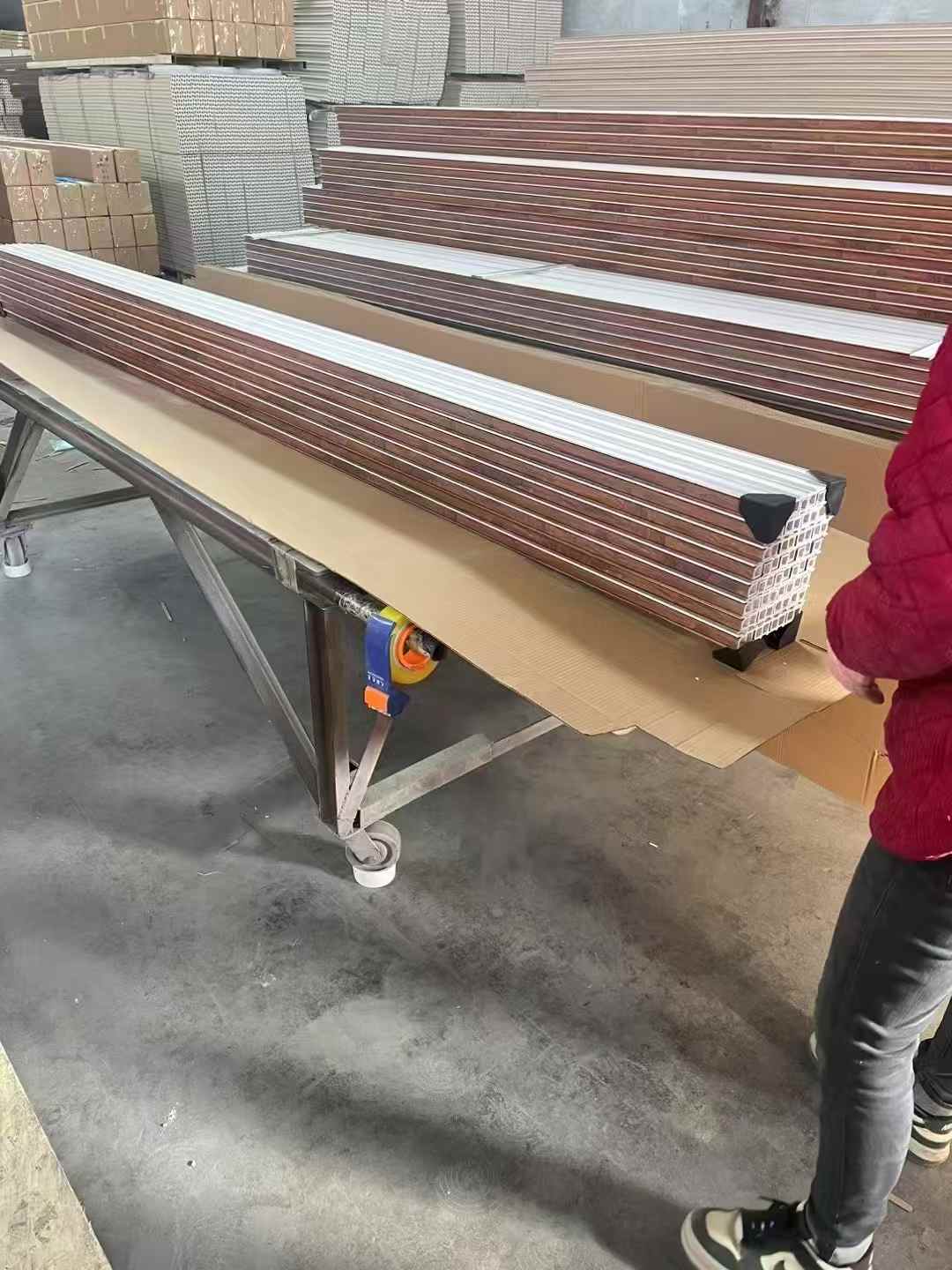 Purpose of packaging and boxing with wall panel and corner protector