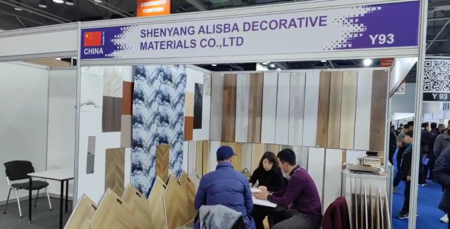 Segundo día de la Exposición de Materiales de Construcción de Uzbekistán