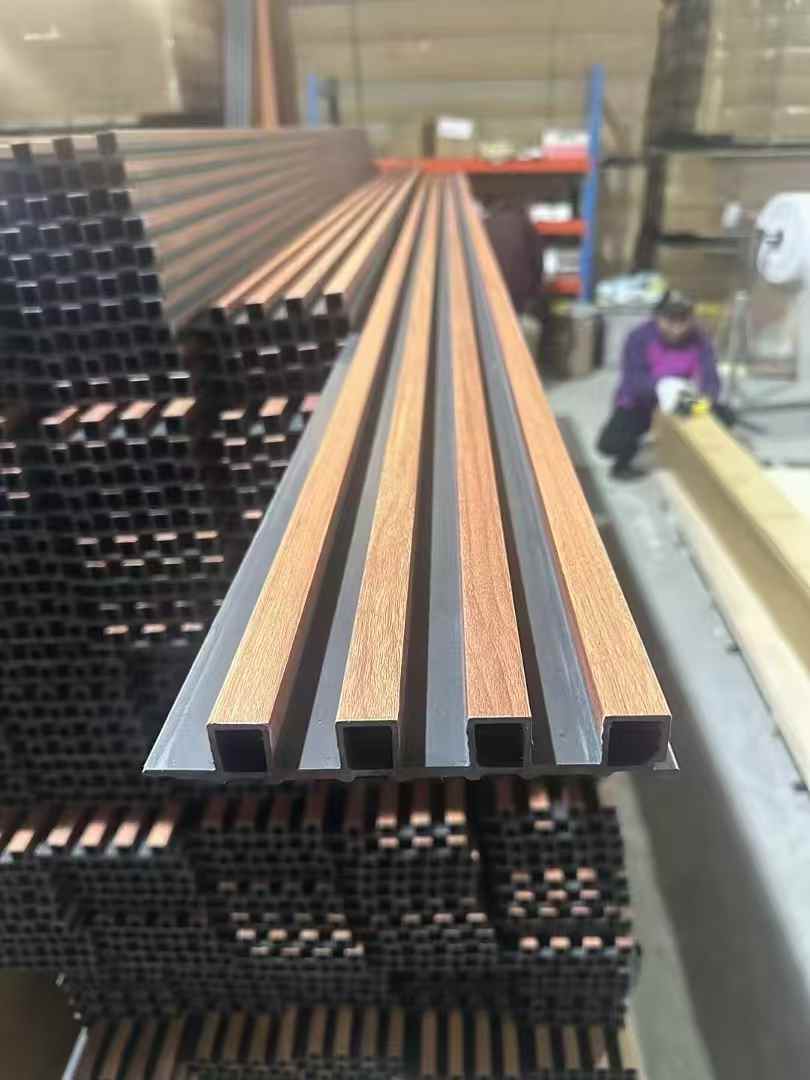 Как да почистите стенен панел WPC?