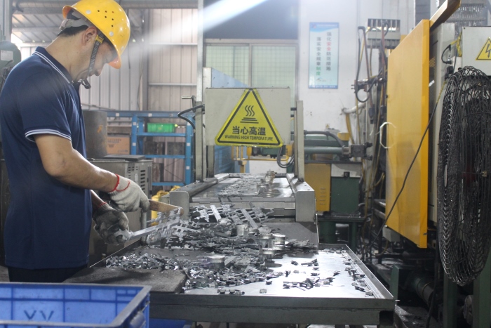 Problems in the aluminum alloy and magnesium alloy die-casting industry