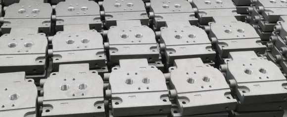 The difference between shot blasting and sand blasting