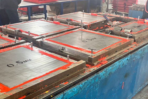 آنہوئی Yixiang فلٹر میٹریل کمپنی نے Polyurethane سکرین پلیٹ کی پیداواری صلاحیت کو بڑھایا