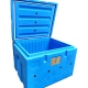 Container albastru cu gheață uscată pe roți pentru depozitare