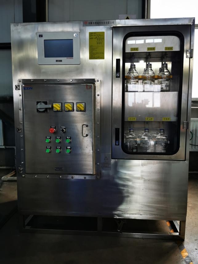 Système d'échantillonnage entièrement automatique pour réservoirs de stockage de liquides à n'importe quelle hauteur