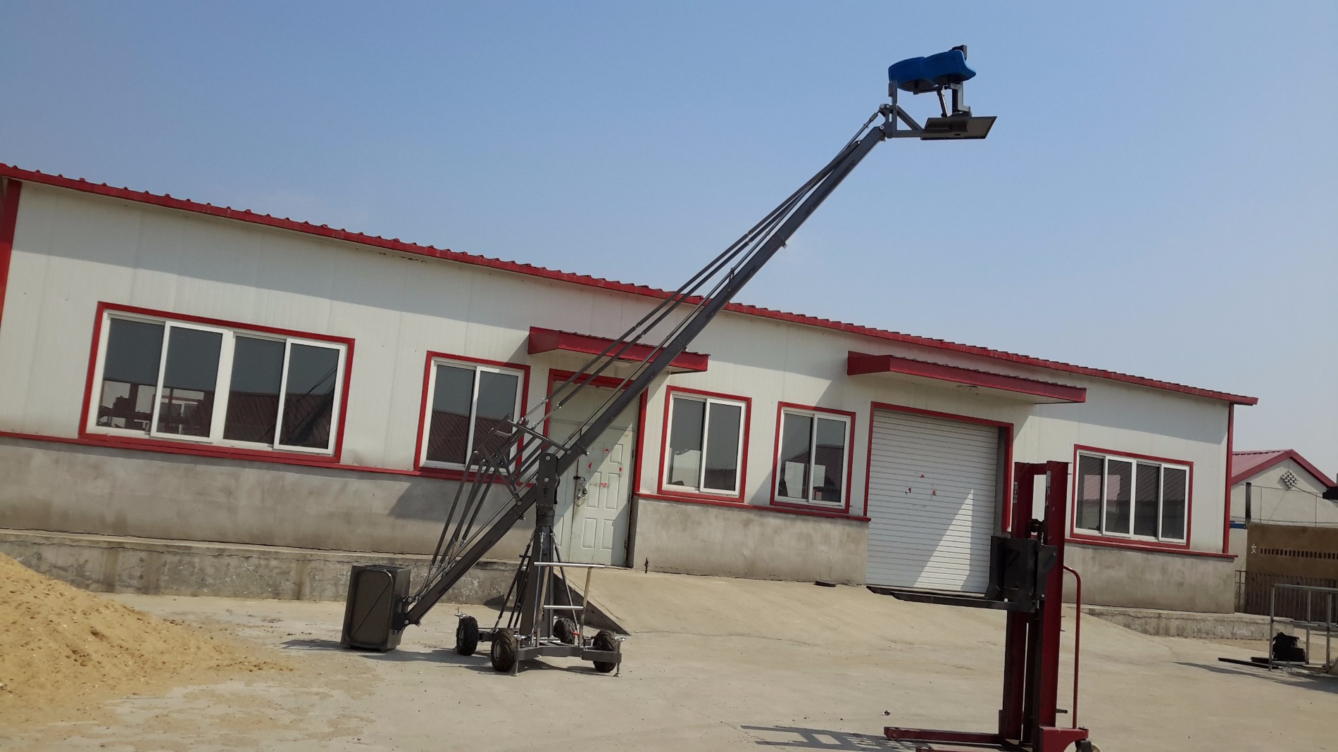 What is the manned camera crane? Detailed interpretation of the manned camera crane
