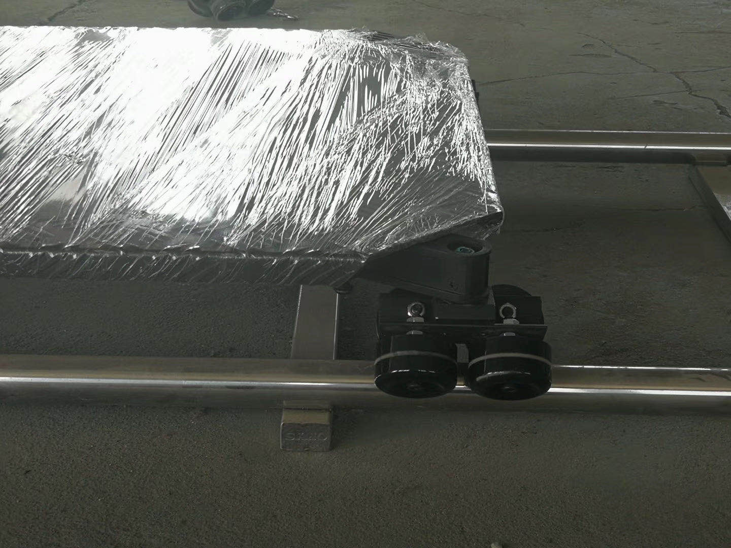 Aluminum track dolly