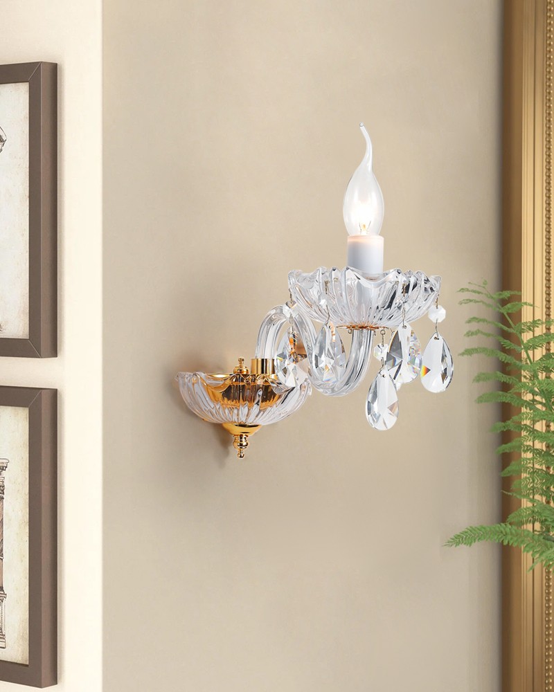 Traditional candle wall lamp