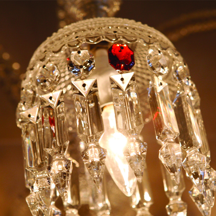 झूमर को कितनी ऊंचाई पर लगाया जाना चाहिए?