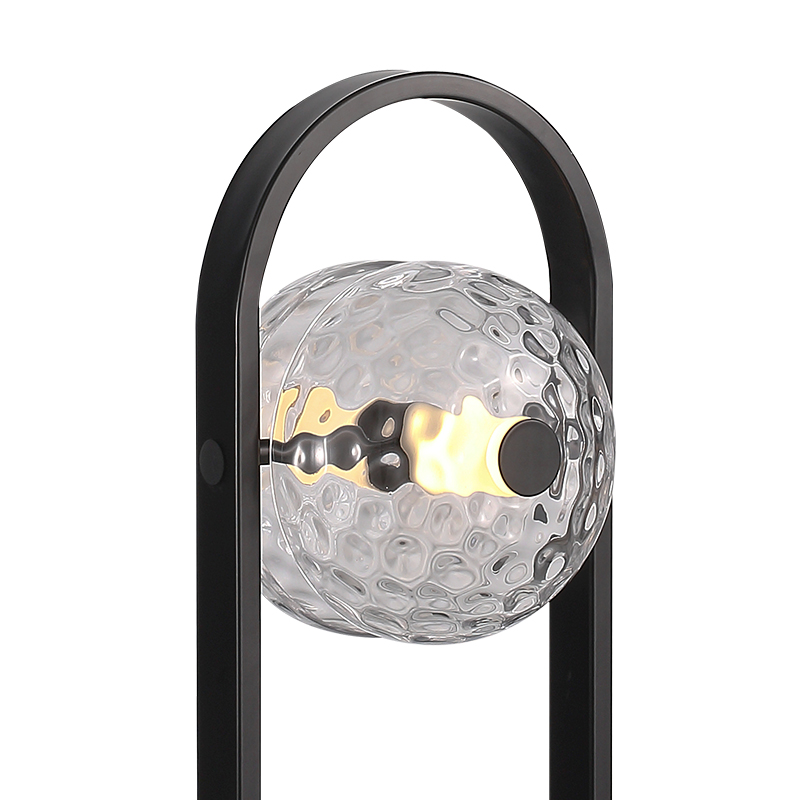 Moderne en unieke matzwarte tafellamp