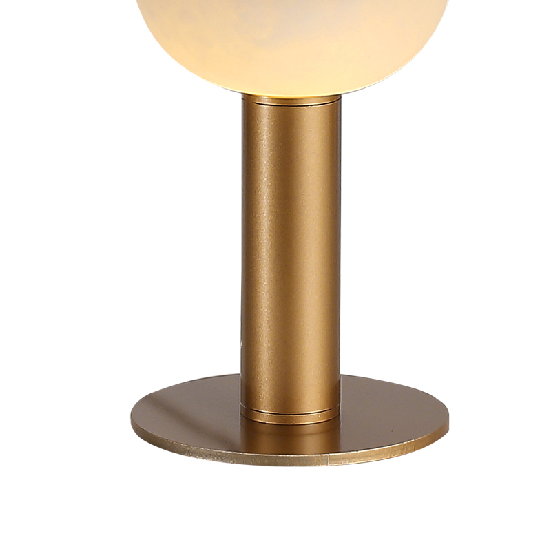 Gouden albasten tafellamp voor de slaapkamer