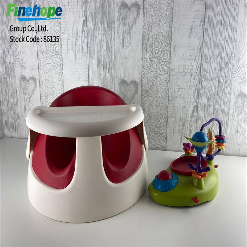 Siège bébé PIR de couleur blanc et gris